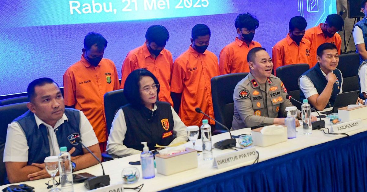 Terungkap, Ini Identitas dan Peran Enam Tersangka Kasus Grup Facebook 'Fantasi Sedarah'