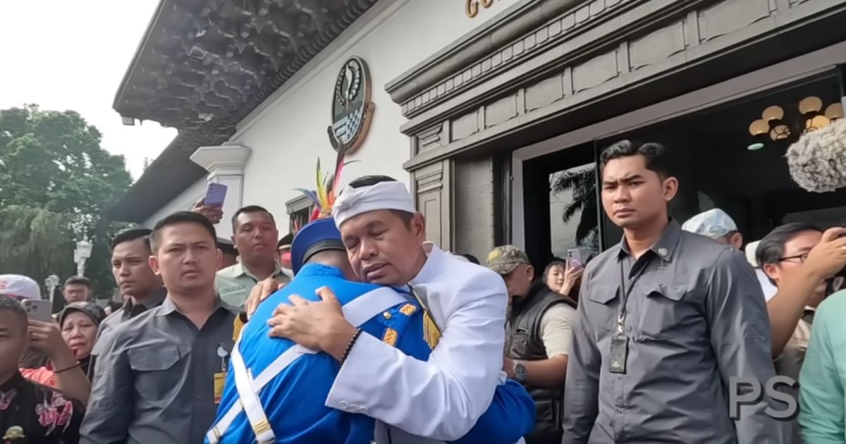 VIDEO: Mengharukan Ucapan Demul 'Bapak Aing' ke Anak Tak Dijemput Orangtua: Semua Jadi Anak Saya