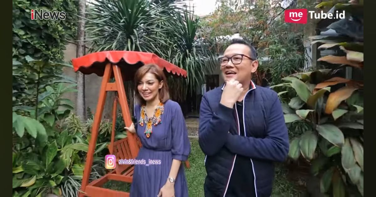 5 Potret Halaman Belakang Quraish Shihab, Ada Kolam Renang, Musala Hingga Gang Kecil Menuju Rumah Najwa Shihab