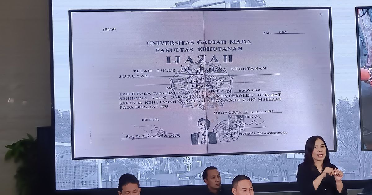 VIDEO:  Terungkap Perbedaan Foto Jokowi saat Daftar & Lulus Fakultas Kehutanan UGM di Kasus Ijazah