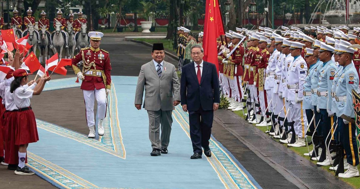 FOTO: Presiden Prabowo Sambut PM  China Li Qiang di Istana Merdeka