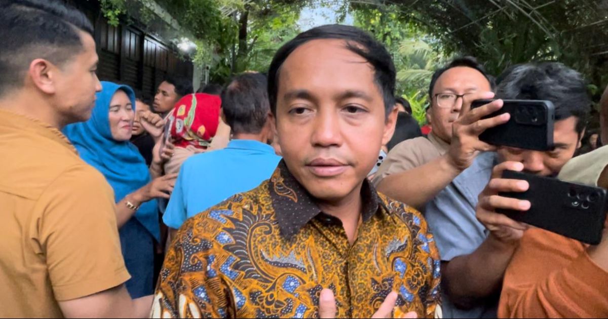 Satu Jam Bertemu, Raja Juli Ungkap Respons Jokowi Saat Dibujuk Maju Ketum PSI