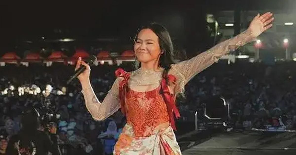5 Potret Artis Tampil Cantik Anggun dala Balutan Wastra Indonesia, Ada Yura Yunita hingga Ayu Ting Ting