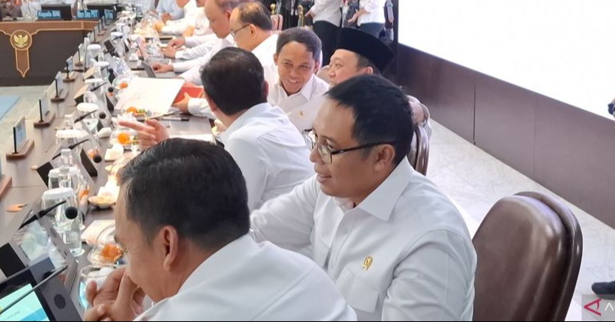 Hadir di Sidang Kabinet, Hasan Nasbi Batal Mundur dari Kepala PCO?