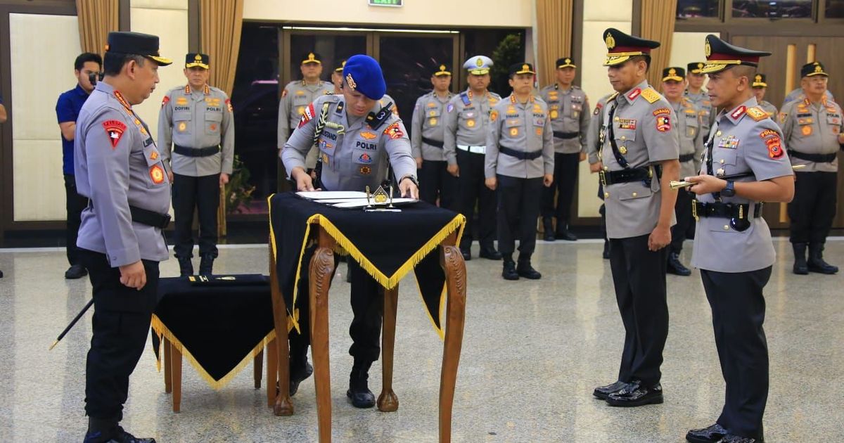 Kapolri Pimpin Upacara Serah Terima Jabatan Kapolda Jabar dan Kapusjarah Polri