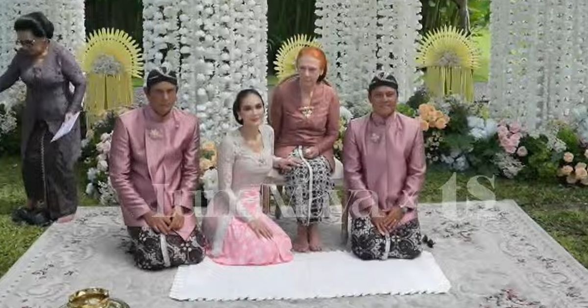 Potret Desa Maya Ibunda Luna Maya di Acara Siraman Sang Putri, Usia 79 Tahun Cantik Anggun Pakai Kebaya & Konde