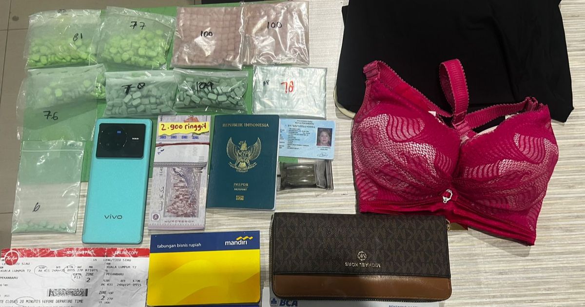 Nekat, Nenek Ini Sembunyikan Sesuatu Dalam Celana Dalam dan BH
