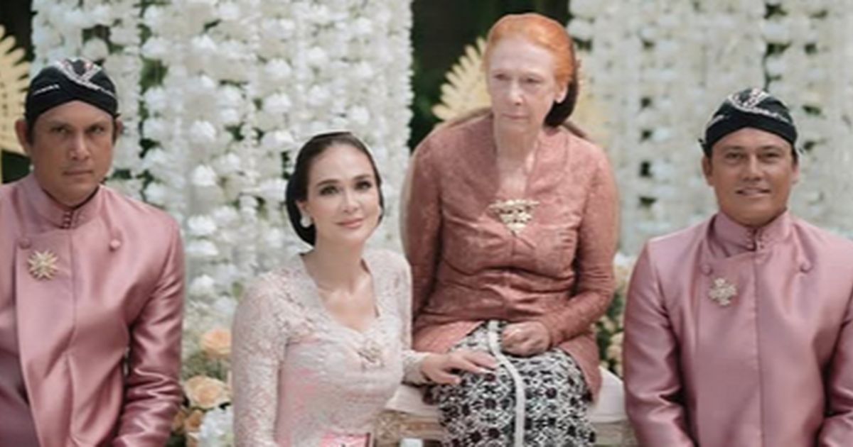 Kecantikan Tak Henti Dipuji, Potret Detail Penampilan Luna Maya di Acara Sungkeman - Aura Pengantin Terpancar