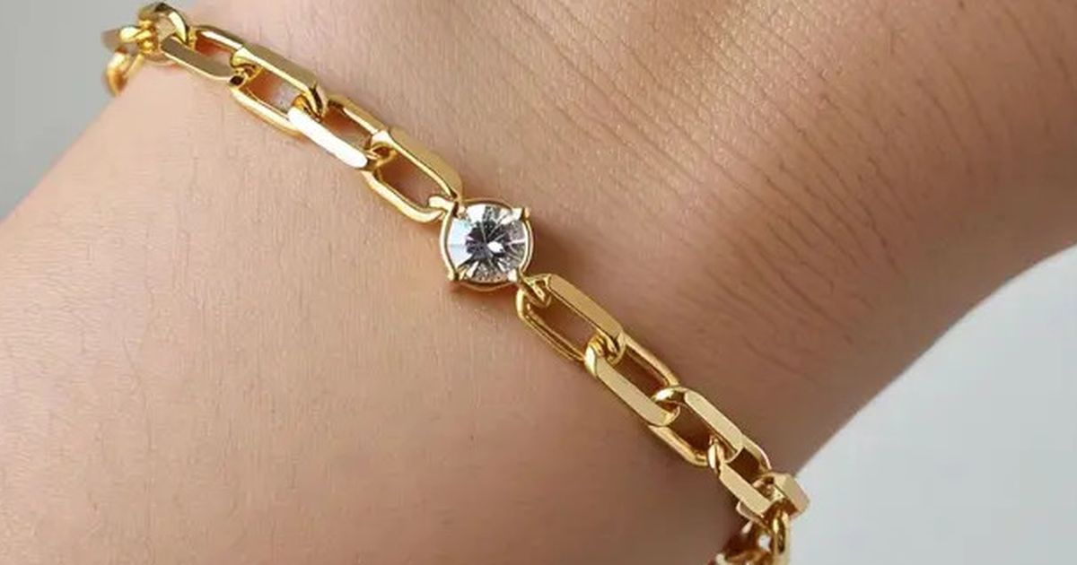 7 Model Gelang Emas Rantai yang Dihiasi Batu Permata, Manis untuk Tampilan Kasual Elegan
