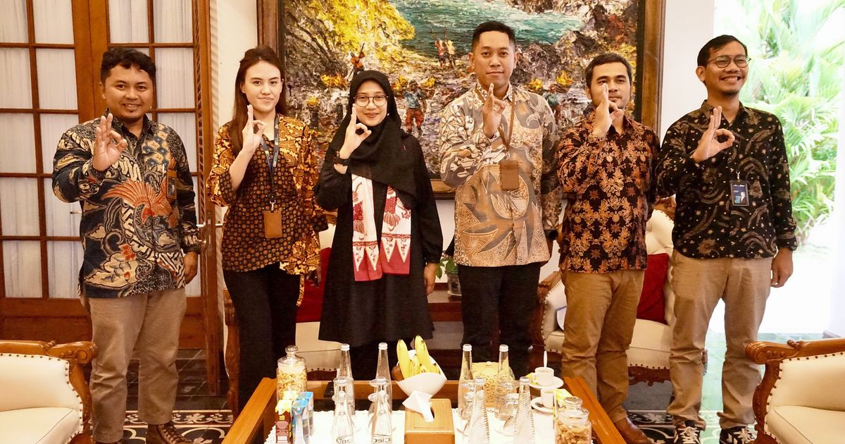 Salah Satu Pembangkit Listrik Tenaga Surya Terbesar di Indonesia akan Dibangun di Banyuwangi