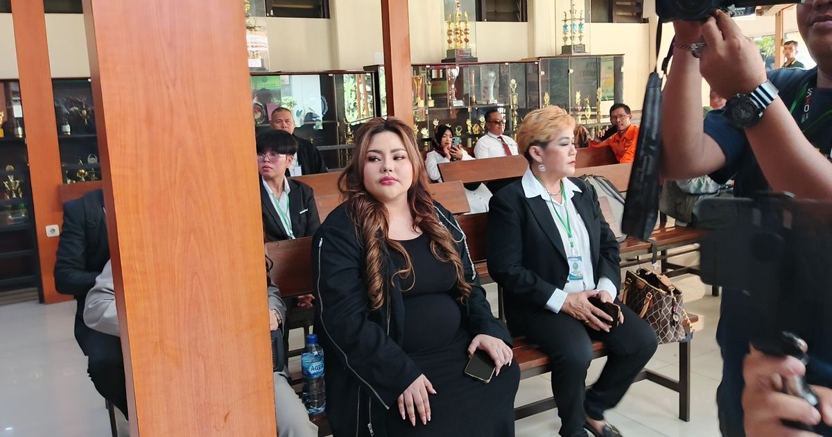 Lisa Mariana Dipolisikan Atas Kasus Dugaan Penyebaran Video Porno