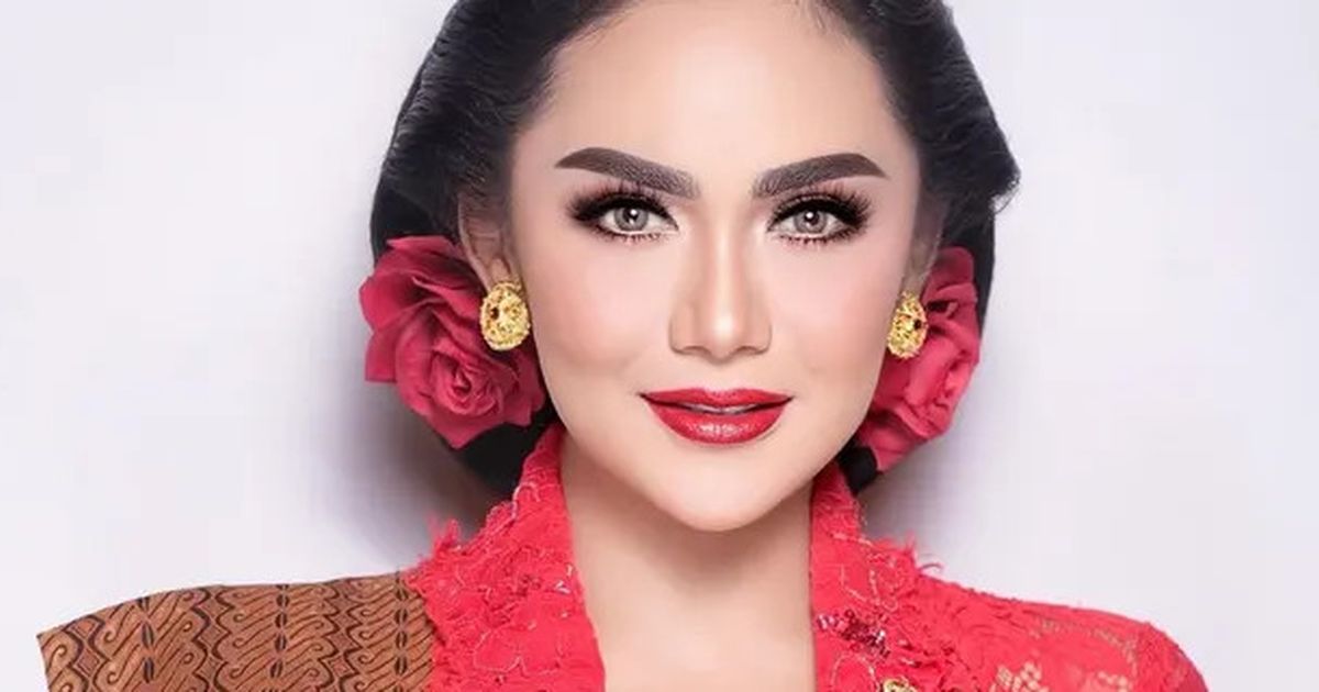 8 Ide Batik dan Kebaya Merah Putih Ala Kris Dayanti, Outfit Hari Kemerdekaan 17 Agustus 1945 HUT RI ke-80