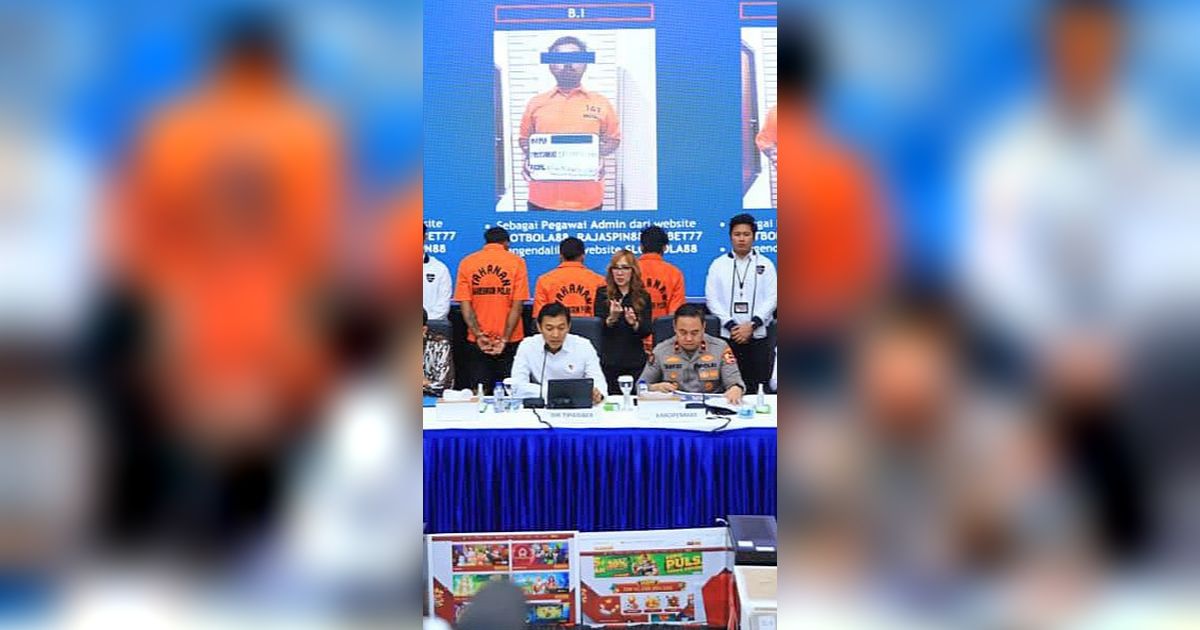 FOTO: Sindikat Judi Online Rp 63,7 Miliar Dibongkar, Tiga Orang Diciduk