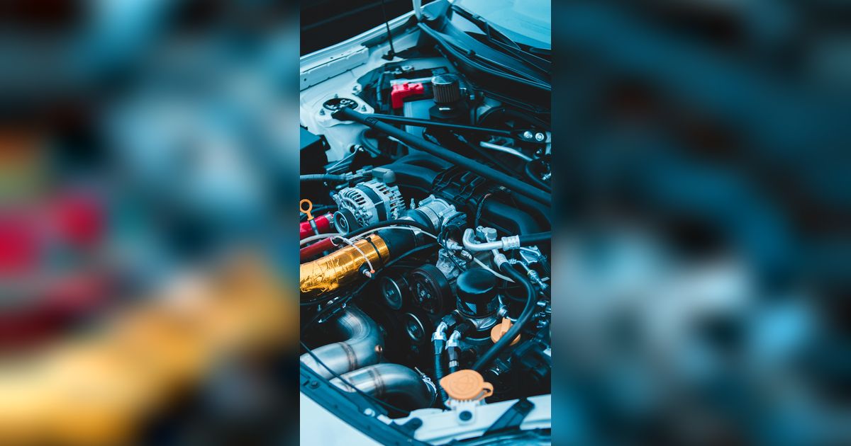 Cara Bersihkan Mesin Mobil Sendiri, Ini Alat dan Bahan yang Diperlukan