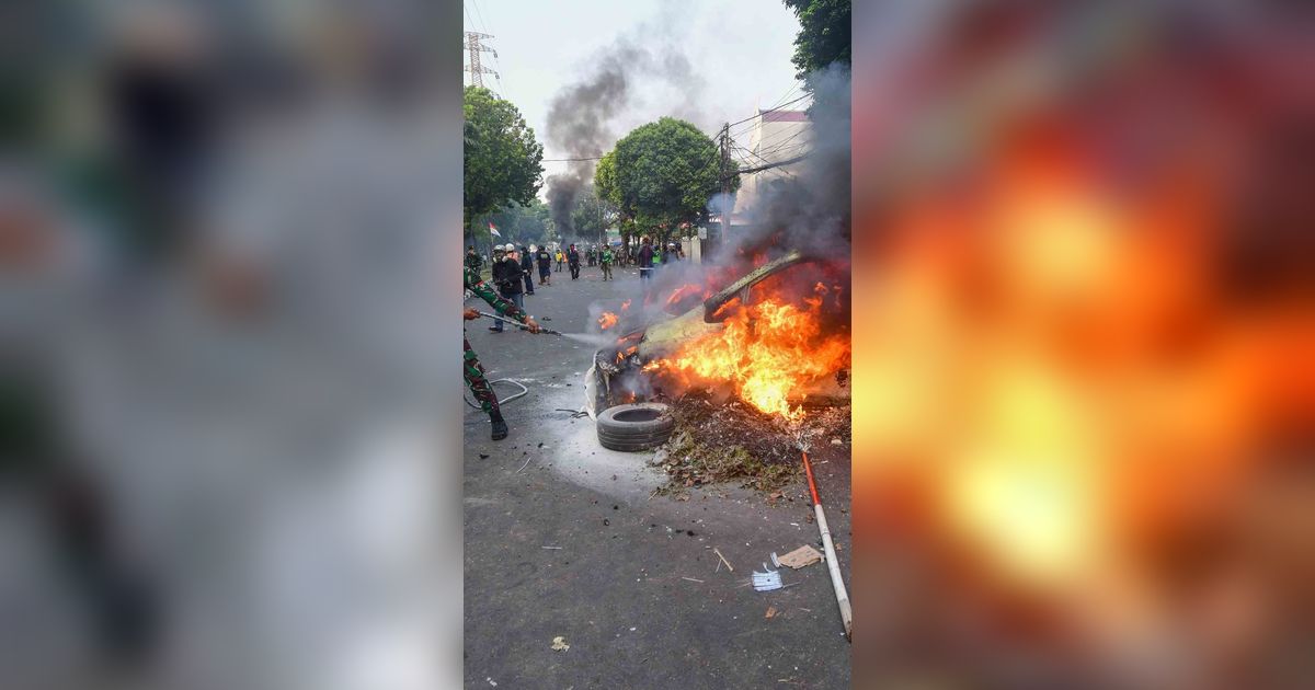 VIDEO: Emosi Massa Pecah Lempar Batu & Botol ke Mako Brimob Kwitang, Marinir-Kostrad Siaga Penuh
