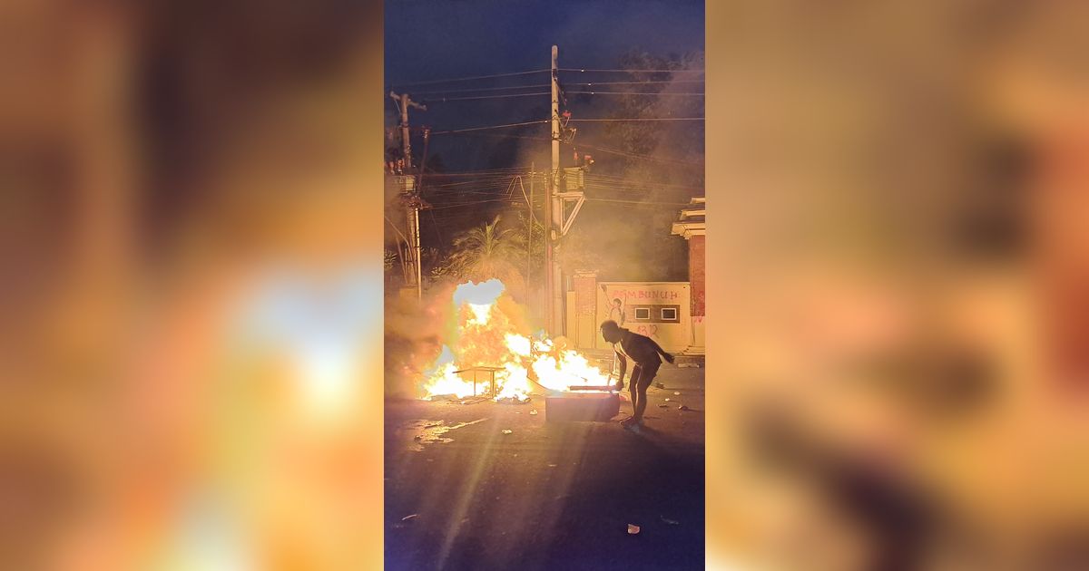 Demo Ricuh di Polda DIY, Mobil Hingga ATM Dirusak Massa