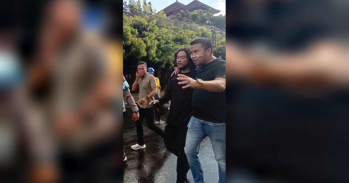 Kericuhan Massa di Mapolda Bali Berhasil Dikendalikan, Polisi Amankan Beberapa Orang
