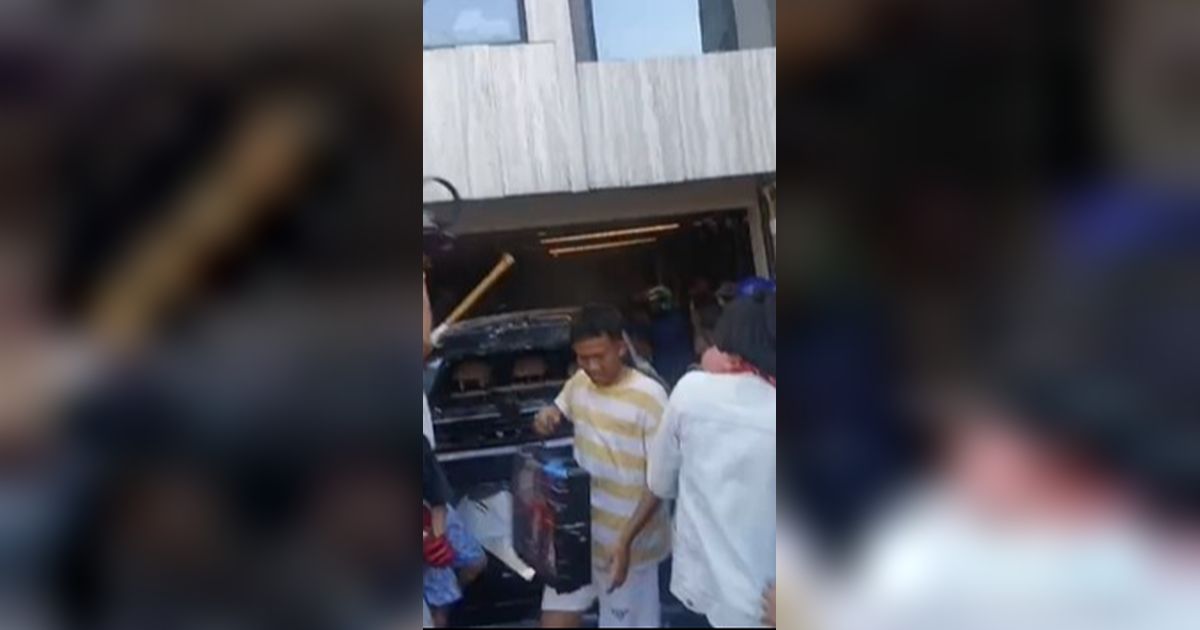 Rumah Mewah Ahmad Sahroni Crazy Rich Tanjung Priok Habis Dijarah Massa, Mobil Lexus Dirusak