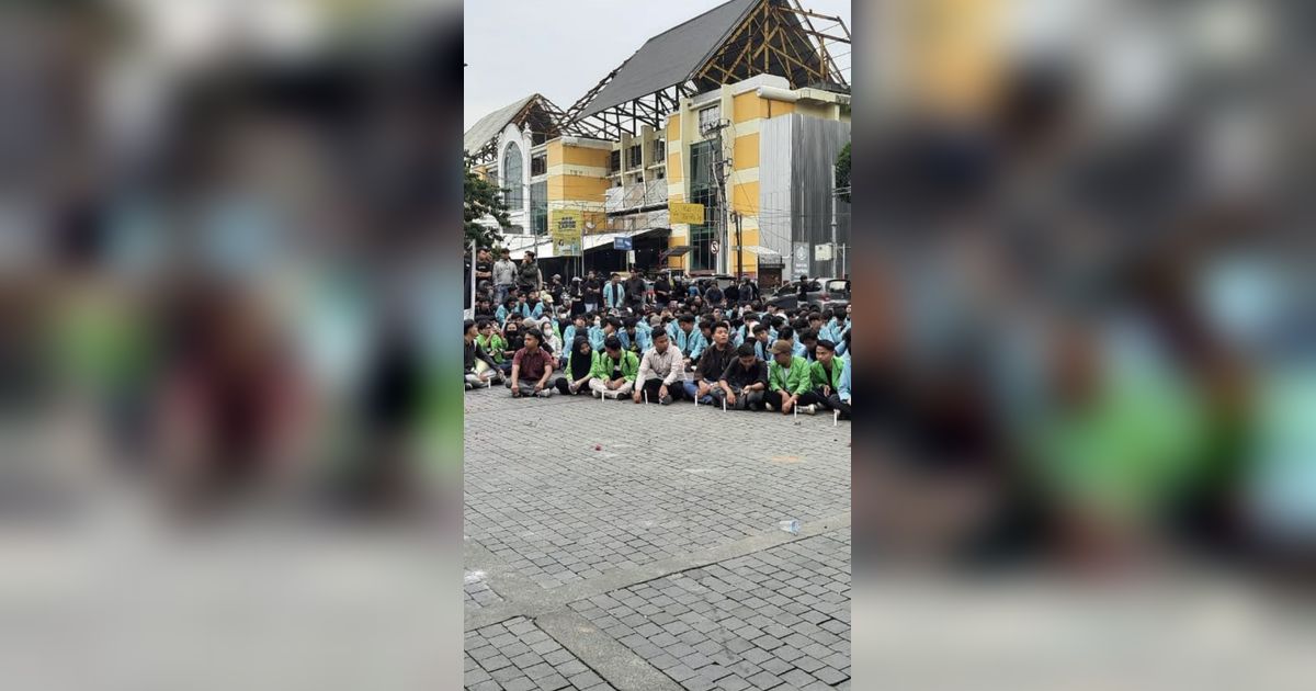 Aksi Demo di Solo Berlanjut, Ratusan Mahasiswa Berkumpul di Bundaran Gladag