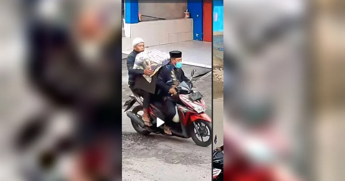 Bukannya Salat Idul Fitri, 2 Pria Berpeci ini Malah Rampok Rumah Warga Sikat Brankas Berisi 1 Kg Emas & Uang