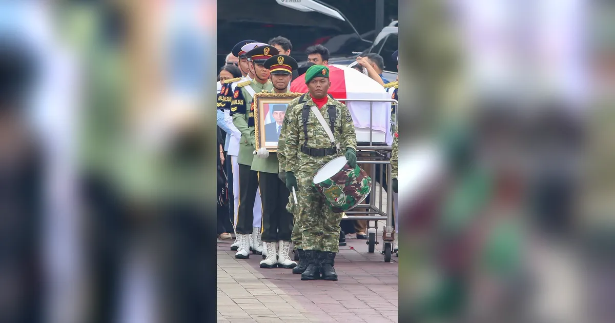 FOTO: Pemakaman Militer Juwono Sudarsono di TMP Kalibata