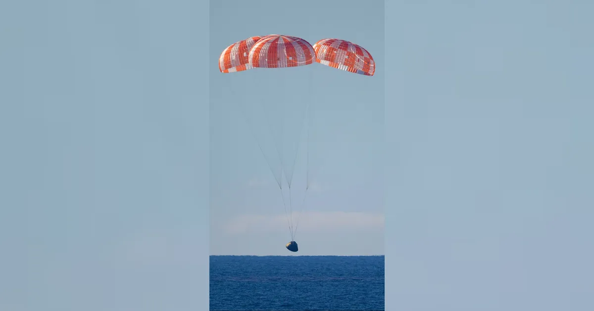 FOTO:  Astronaut Artemis II Kembali ke Bumi Usai  Misi Mengelilingi Bulan