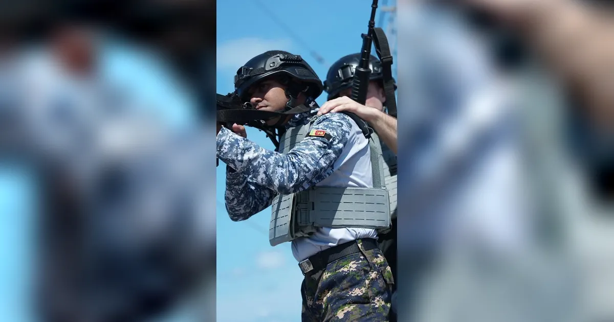 FOTO: Latihan VBSS Warnai Pelayaran Taruna ASEAN di KRI Bima Suci