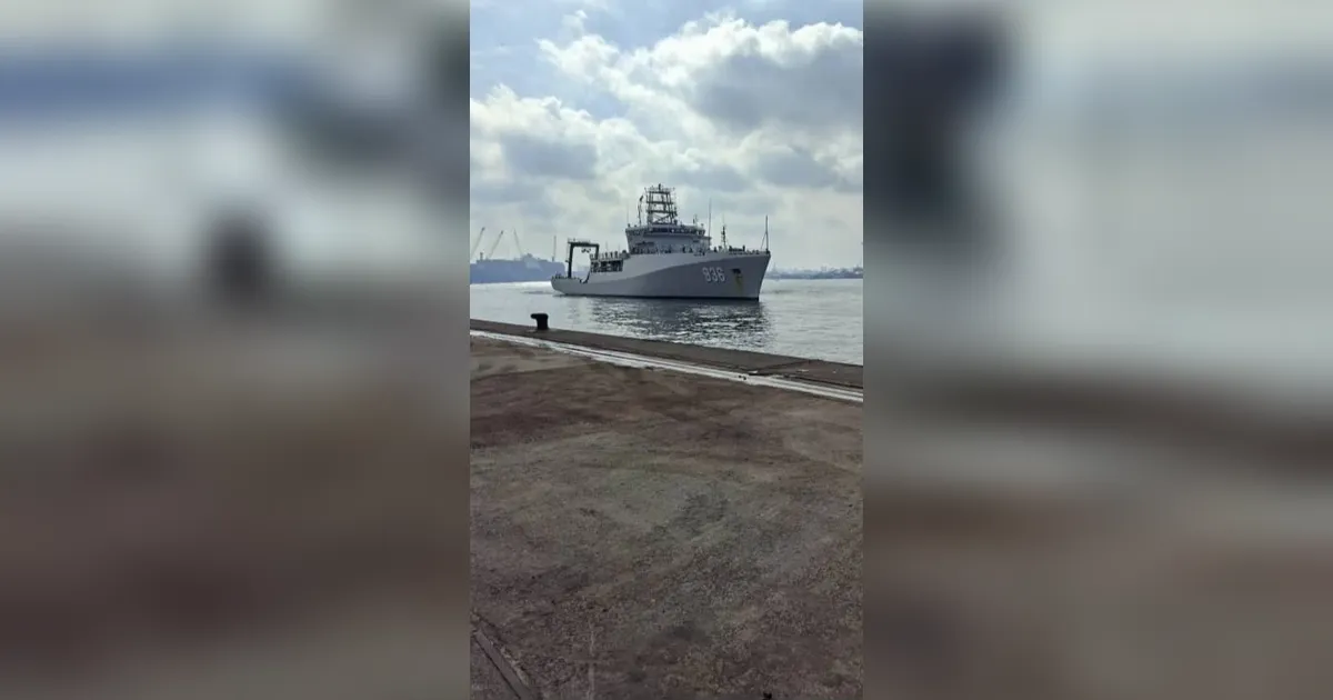 FOTO: KRI Canopus 936 Sandar di Lagos Perkuat Diplomasi Maritim