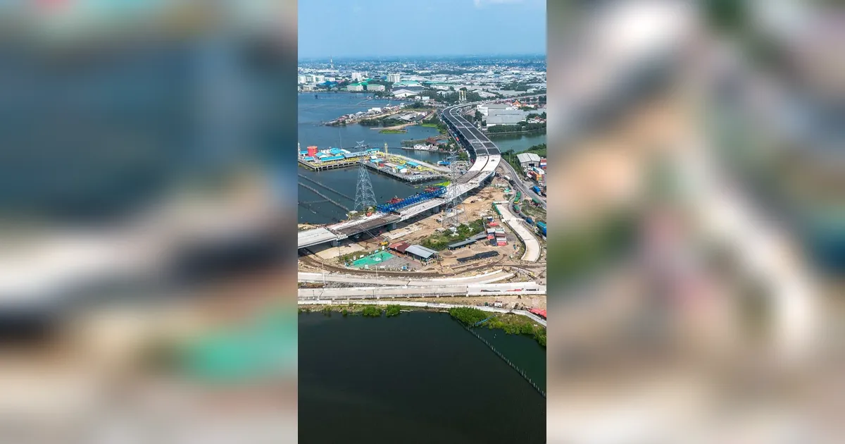 FOTO: Pembangunan Tol Semarang Demak Seksi Satu Dipercepat untuk Kendalikan Rob