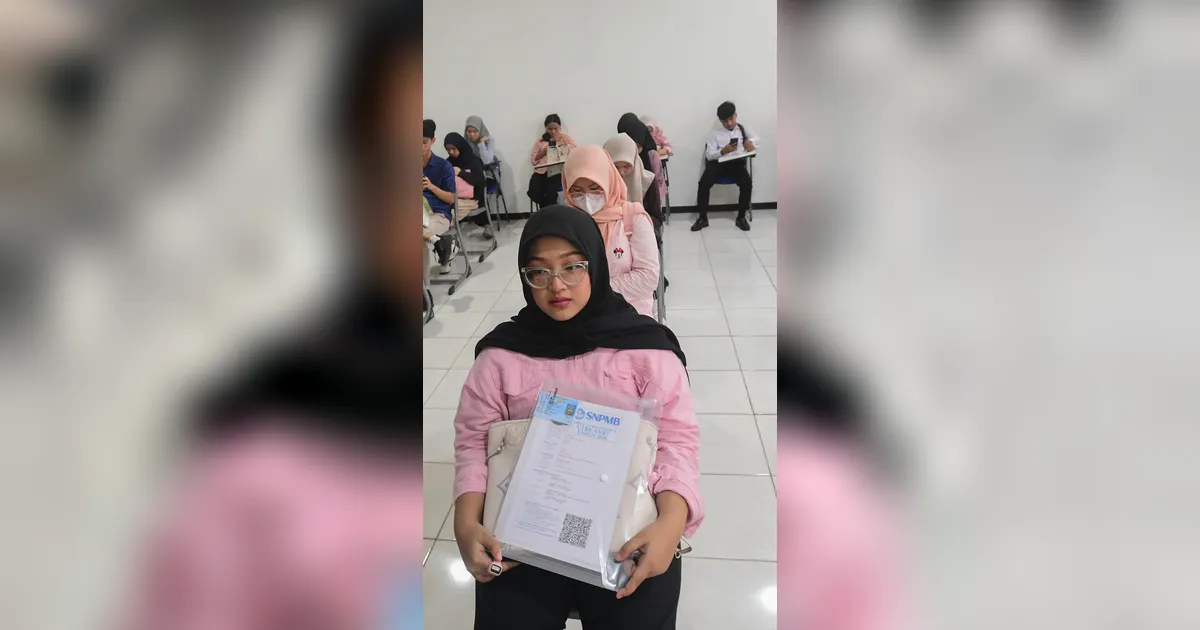 FOTO: Antusias Peserta Ikuti UTBK SNBT 2026 di Kampus UPN Veteran Jakarta