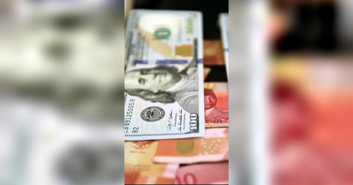 Harga Minyak Melonjak Dinilai Jadi Biang Kerok Rupiah Tembus Rp 17.300 per USD