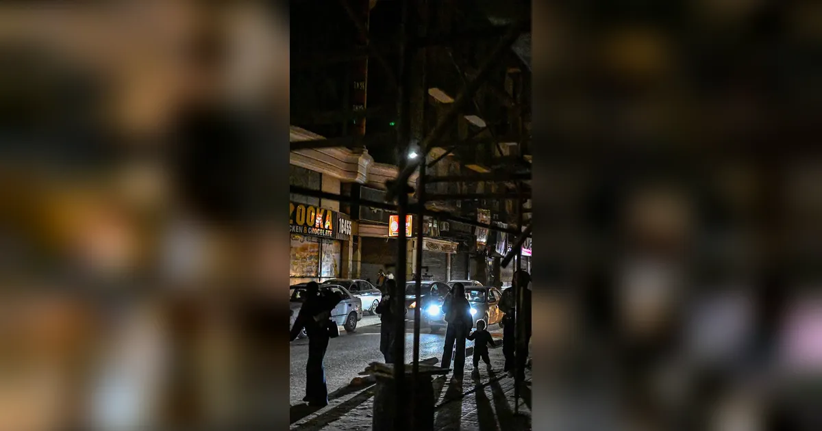 FOTO: Kairo Terapkan Jam Malam di Tengah Krisis Energi