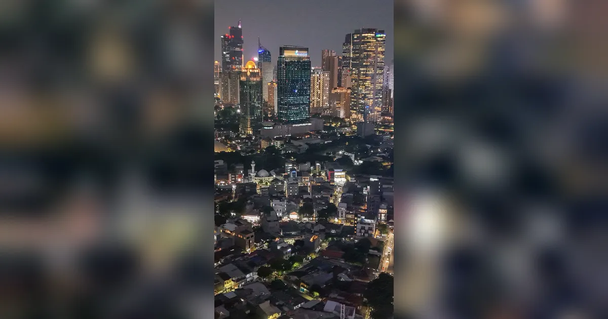 FOTO: Gedung Bertingkat di Jakarta Wajib Terhubung CCTV Pemprov DKI