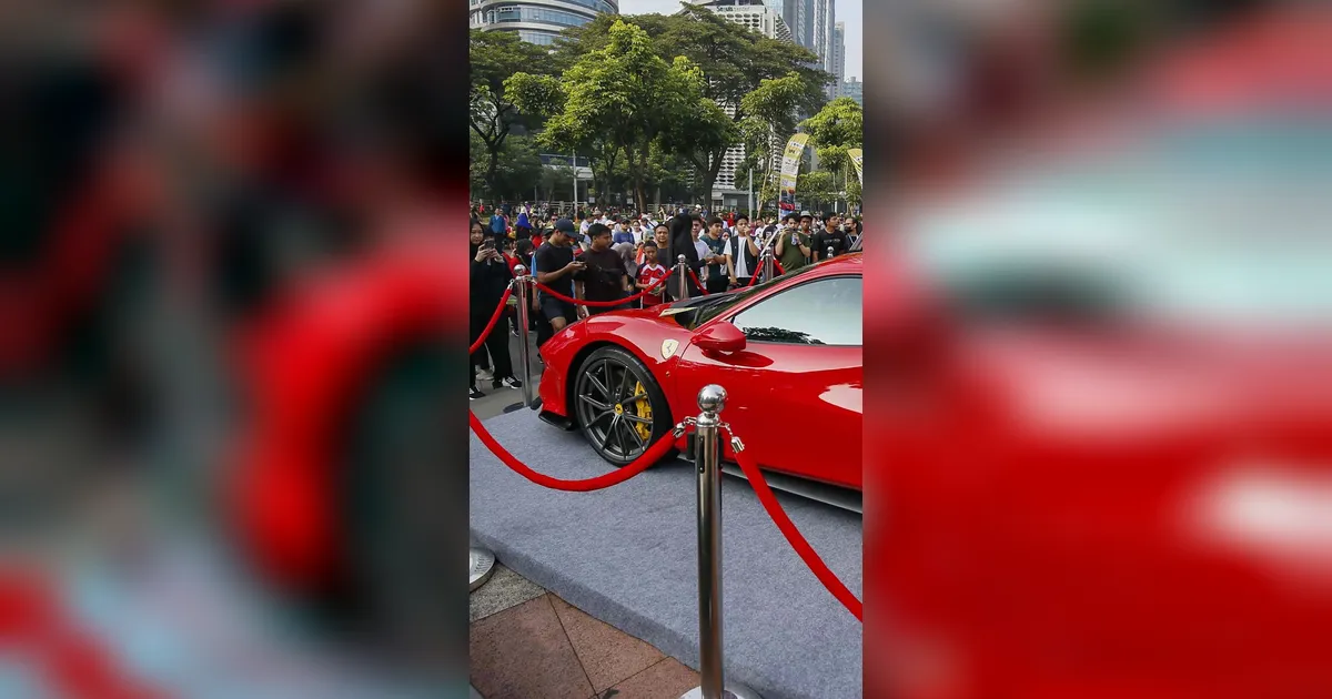 FOTO: Dari Ferrari Ducati Hingga Tas Mewah Dipamerkan untuk Dilelang di CFD Sudirman