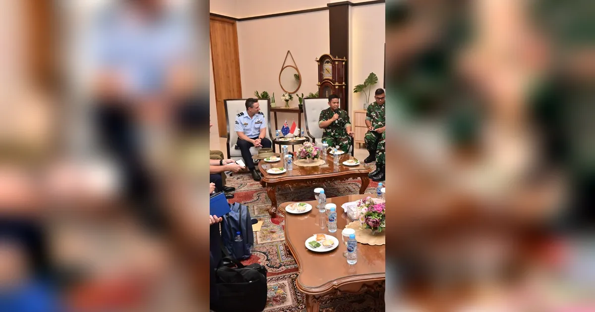 FOTO: Kaskoopsudnas Terima Kunjungan Kehormatan Air Commander Australia