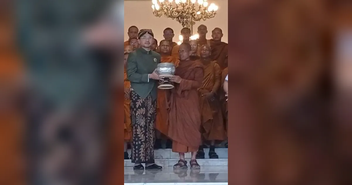 57 Bhikkhu Thudong Lintas Negara Tiba di Solo, Bertemu KGPAA Mangkunegara X