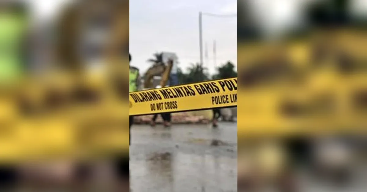 Usai Pemotor Terjun ke Lubang, Perbaikan Saluran Air Akibatkan Jalan Ambles di Lenteng Agung Dikebut 2-3 Hari