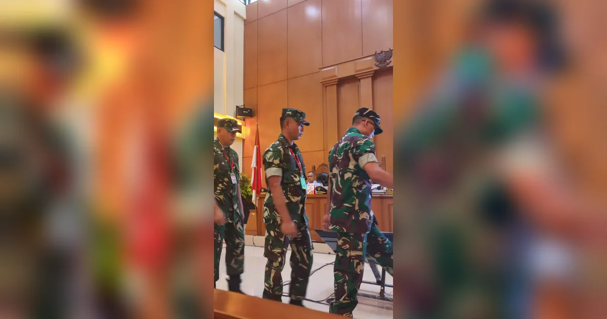 Empat Terdakwa Kasus Penyiraman Air Keras Andrie Yunus Hadap