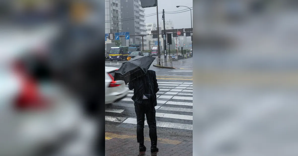 FOTO: Badai Jangmi Landa Jepang.  Ribuan Warga Diminta Mengungsi