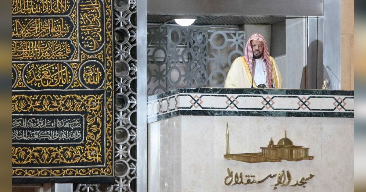 FOTO: Momen Imam Besar Masjid Nabawi Sampaikan Khotbah Jumat di Masjid Istiqlal, Berpesan Jaga Persatuan