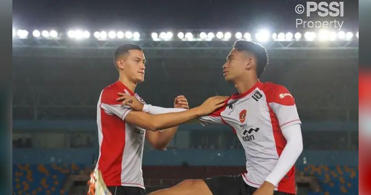 FOTO: Semangat Timnas Indonesia Latihan di Bawah Guyuran Hujan Jelang Duel Lawan China di Kualifikasi Piala Dunia 2026