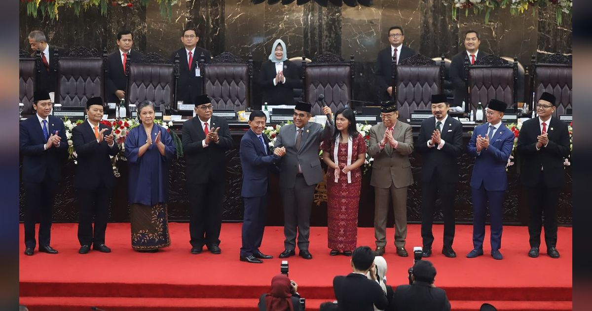 FOTO: Momen Ahmad Muzani Dilantik Jadi Ketua MPR 2024-2029, Wakilnya Bos Lion Air hingga Anak Mantan Presiden