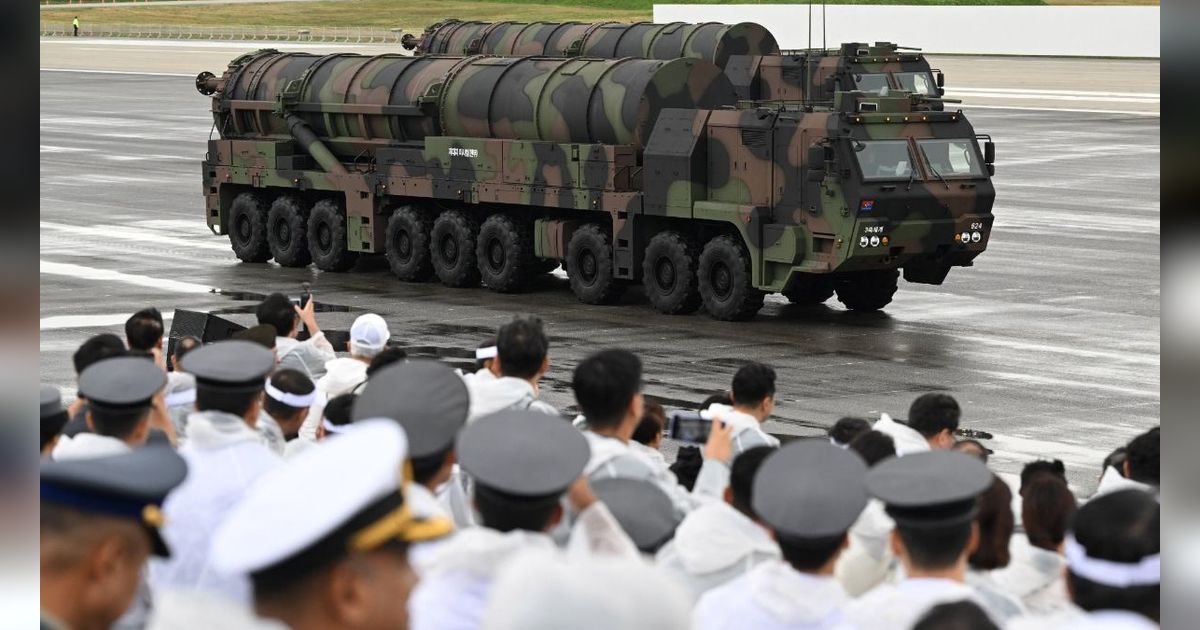 FOTO: Ngerinya Rudal Monster Korea Selatan Pertama Kali Muncul ke Publik, Punya Hulu Ledak 8 Ton