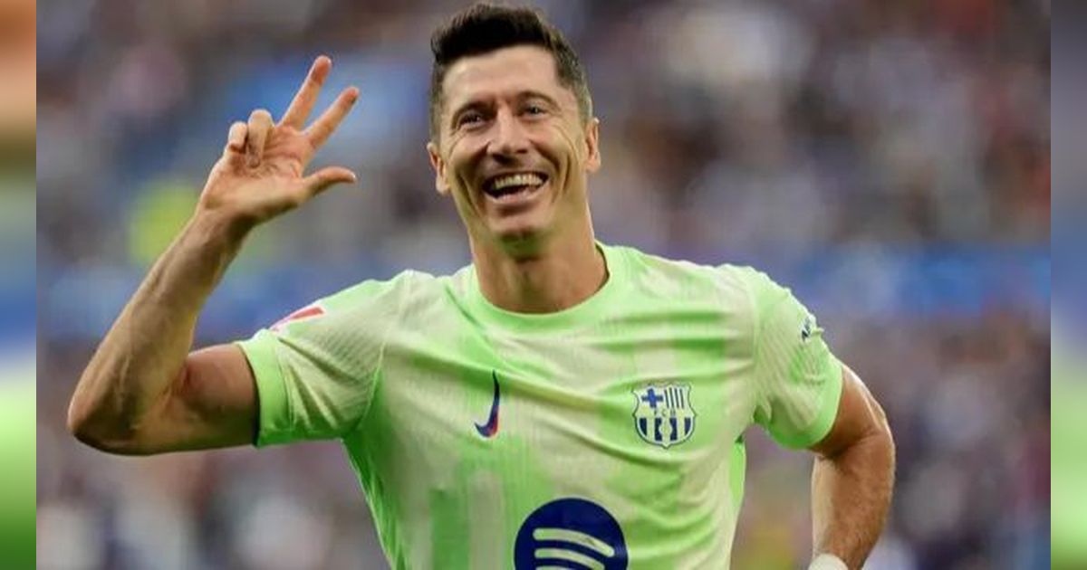 FOTO: Gacor! Robert Lewandowski Cetak Hattrick Saat Barcelona Bungkam Alaves