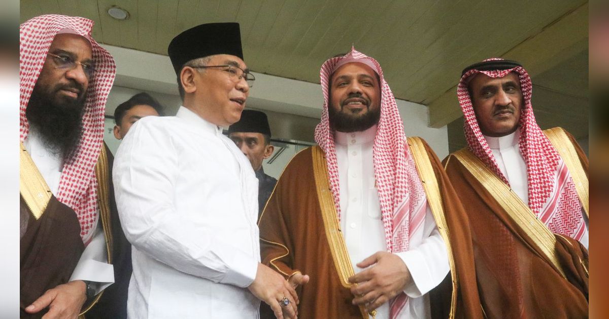 FOTO: Momen Imam Besar Masjid Nabawi Silaturahmi ke Markas PBNU