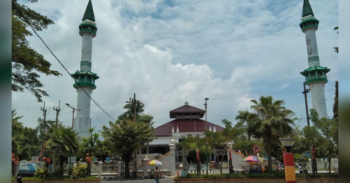 Potret Masjid Agung Bangkalan, Masjid Pertama yang Didirikan Sultan Keraton untuk Masyarakat