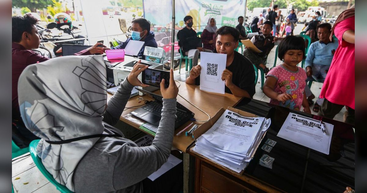 FOTO: Data Pendaftar Diverifikasi, Program Mudik Gratis Pemprov DKI Berpeluang Ada Sisa Kuota