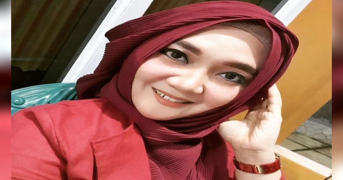 Potret dan Kabar Terbaru Sulis 'Cinta Rasul' Penyanyi Religi, Harmonis dengan Suami yang Beda Usia 10 Tahun