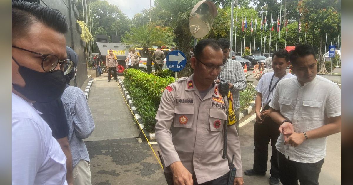 Cegah Ganggu Sidang di MK, Massa Demo Sengketa Hasil Pilpres 2024 Dialihkan Polisi di Patung Kuda