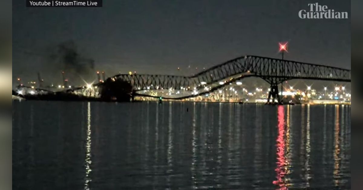 Detik-Detik Jembatan Francis Scott Key di Baltimore Ambruk Ditabrak Kapal Kargo, Kendaraan Jatuh ke Sungai